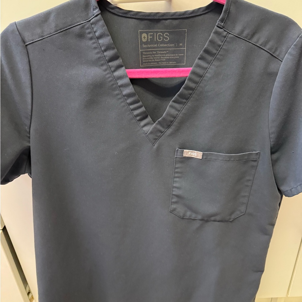 Figs Gray Scrub Top